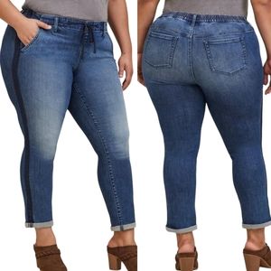 Torrid Pull-On Boyfriend Straight Super Soft Mid-Rise Jean 5R 5X 28 NWT
